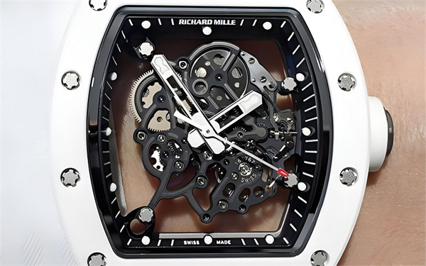 理查德米勒表耳朵掉了怎么办 理查德米勒表耳朵掉了怎么办